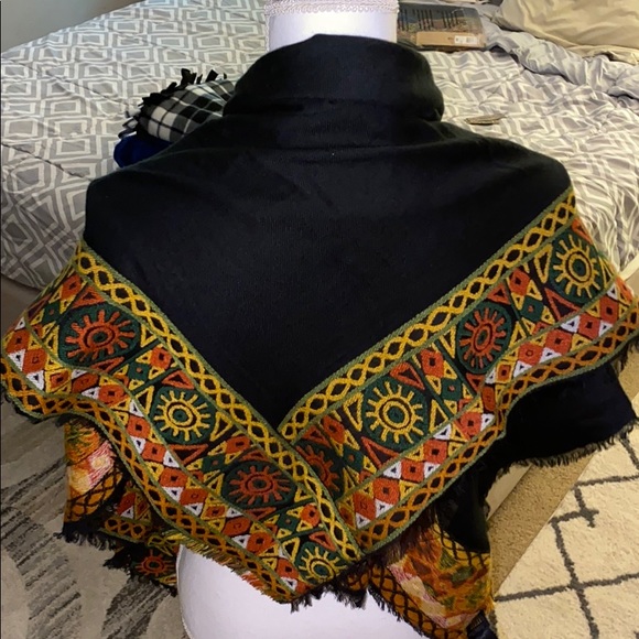 Frye one size wrap/scarf 🧣 - Picture 2 of 5